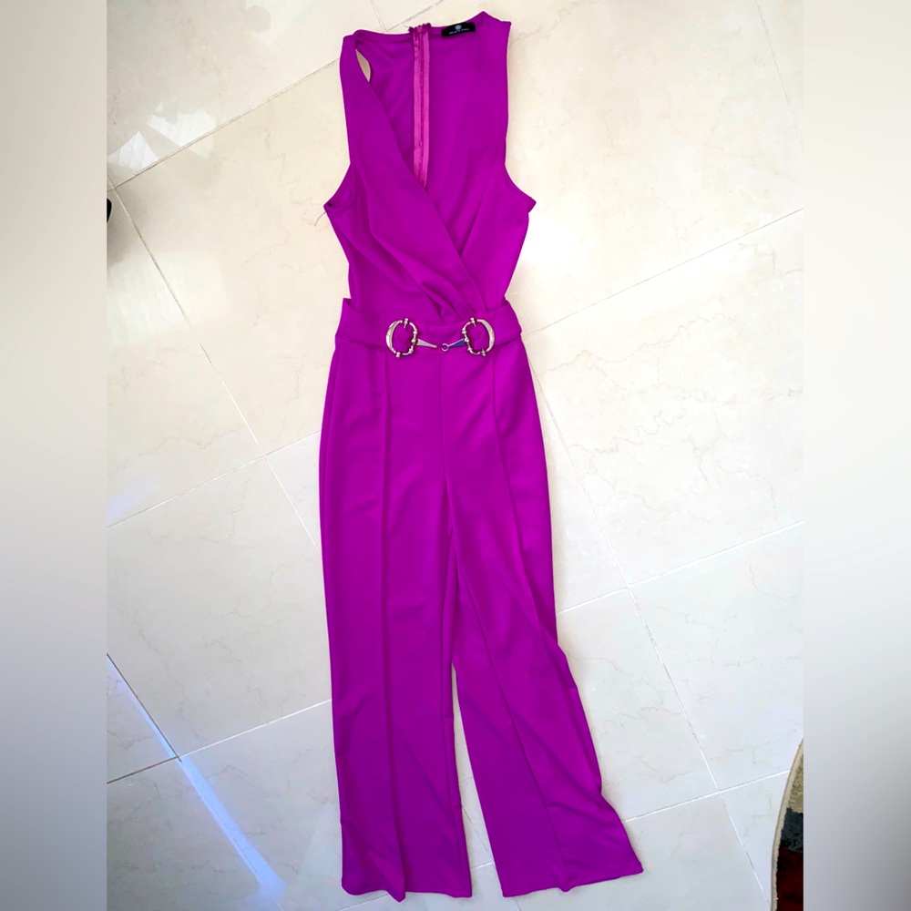 Super sexy but professional belted wide leg jumpsuit!